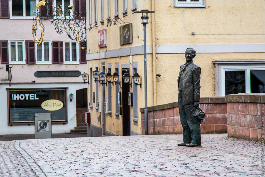 Памятник Герману Гессе в Кальве