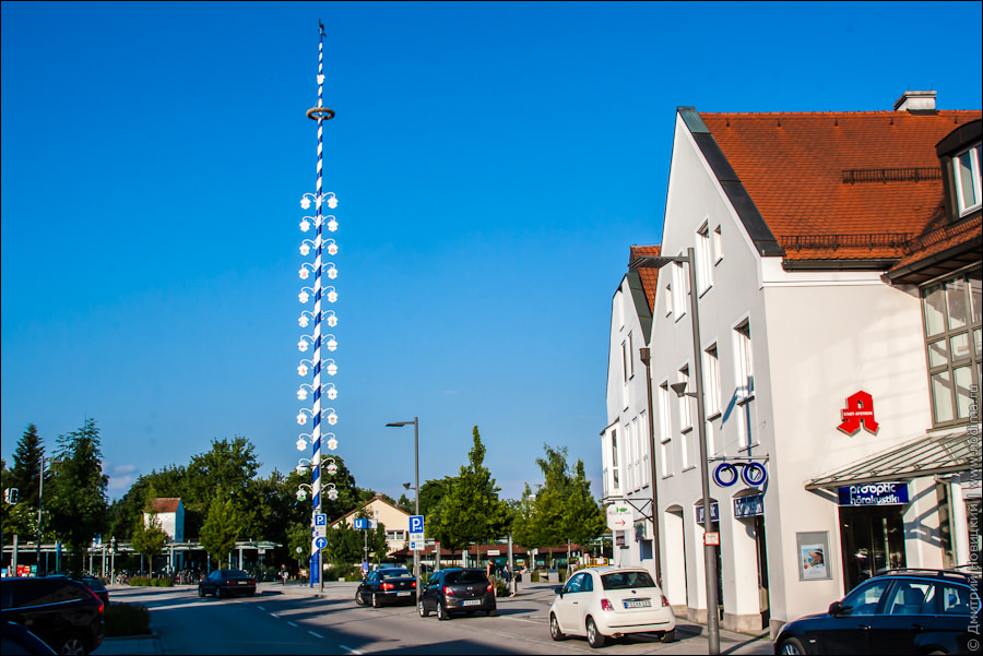 Maibaum ("майское дерево") в Гархинге
