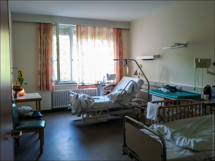 Послеродовая палата в роддоме в Германии