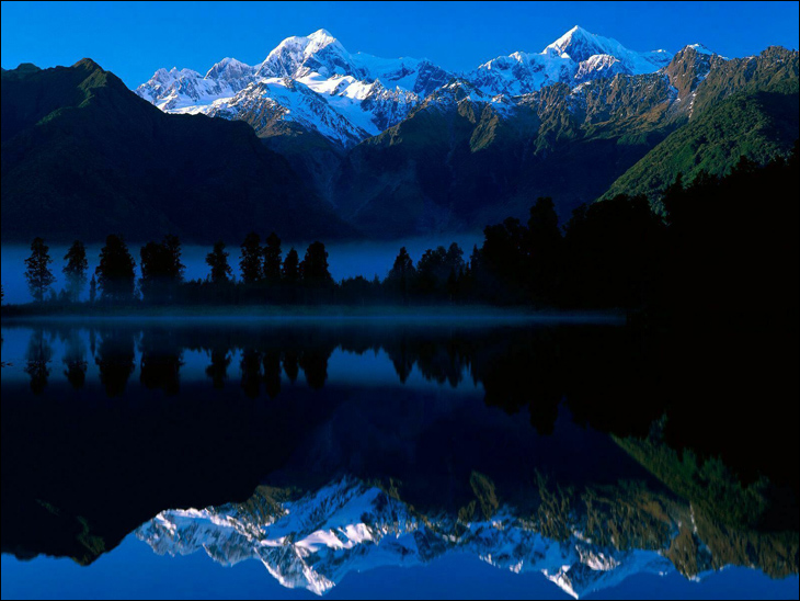 Вид на Mount Cook на озере Matheson