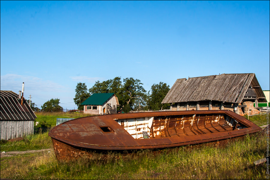 12. Старая ржавая лодка
